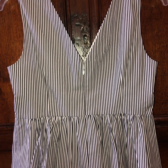 JCREW ALWAYS - Classic Sleeveless Pinstriped Top! - Picture 2 of 5